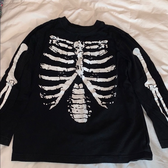 Place T Shirt black and white shirt. Size S - Picture 2 of 4